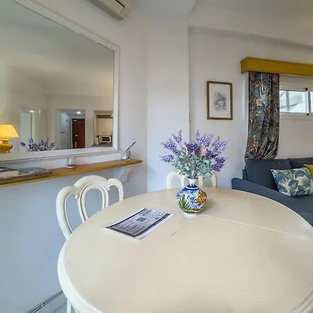 Skol 252c Cozy Next To The Sea In Center Apartment